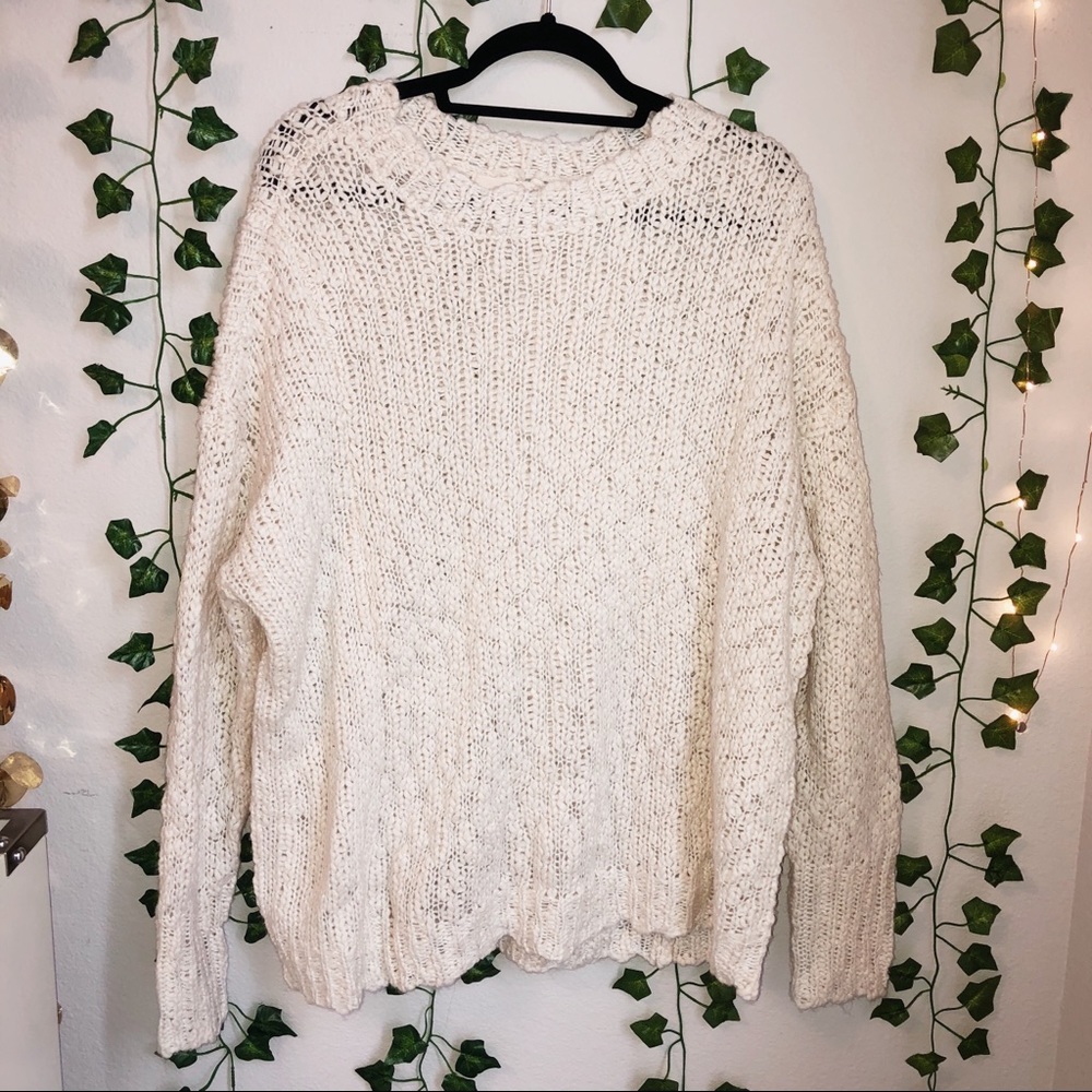 CREAM SWEATER